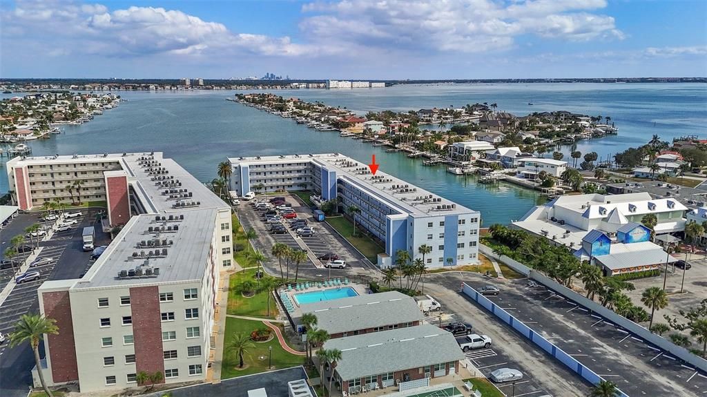 For Sale: $349,900 (2 beds, 2 baths, 1370 Square Feet)