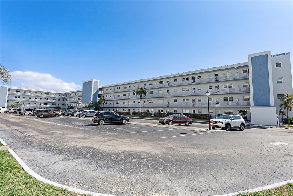 For Sale: $349,900 (2 beds, 2 baths, 1370 Square Feet)