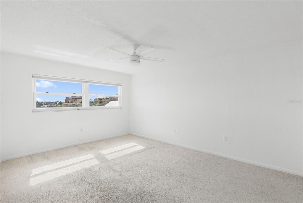 For Sale: $349,900 (2 beds, 2 baths, 1370 Square Feet)