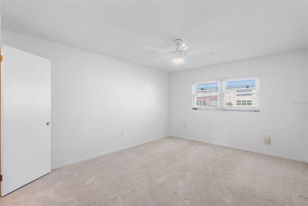 For Sale: $349,900 (2 beds, 2 baths, 1370 Square Feet)