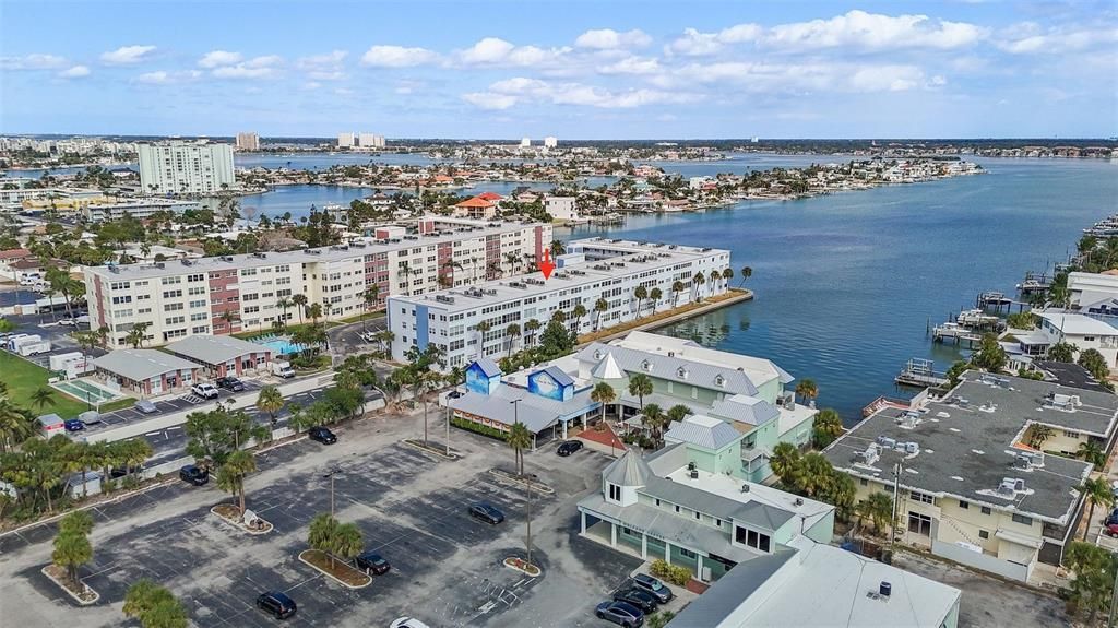 For Sale: $349,900 (2 beds, 2 baths, 1370 Square Feet)