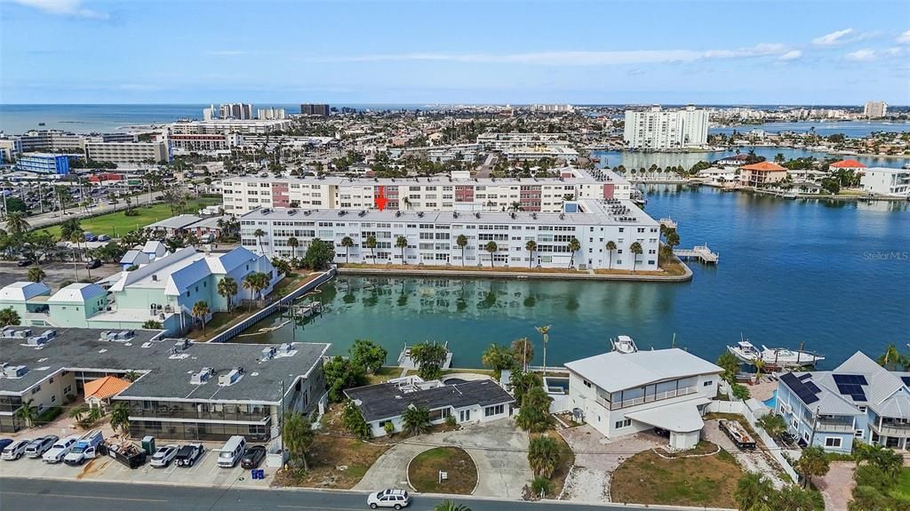 For Sale: $349,900 (2 beds, 2 baths, 1370 Square Feet)