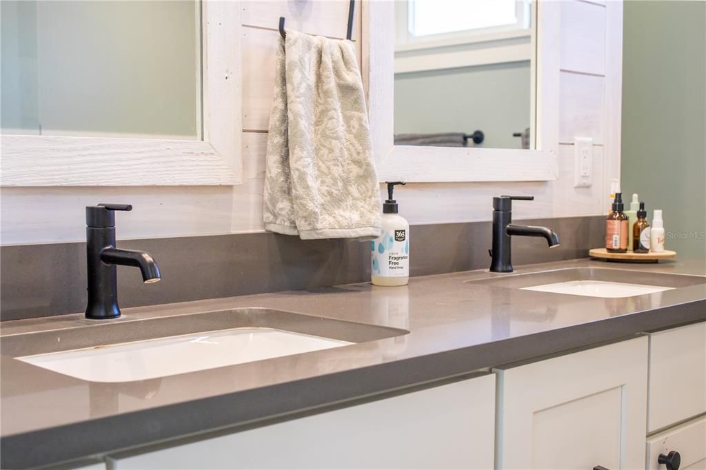 待售: $780,000 (3 贝兹, 2 浴室, 2330 平方英尺)