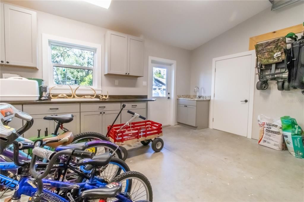 待售: $780,000 (3 贝兹, 2 浴室, 2330 平方英尺)