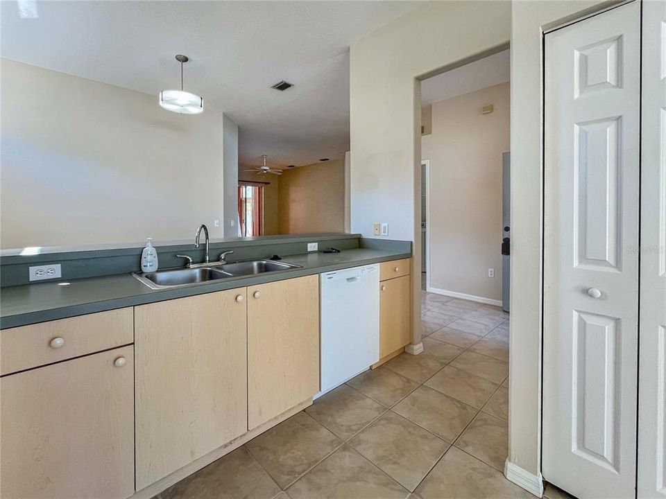 For Rent: $2,295 (3 beds, 2 baths, 1540 Square Feet)