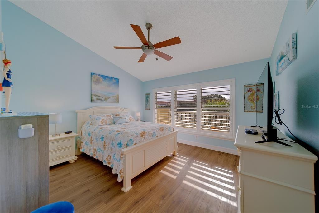 待售: $320,000 (2 贝兹, 2 浴室, 1700 平方英尺)