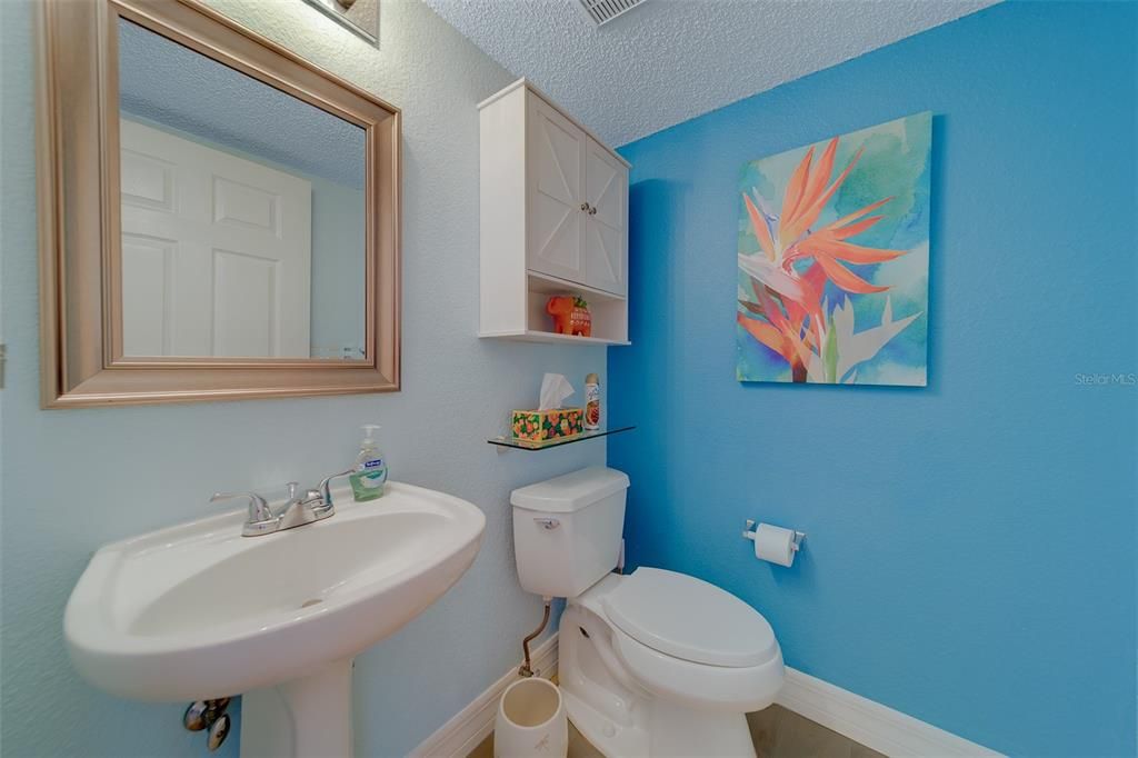 待售: $320,000 (2 贝兹, 2 浴室, 1700 平方英尺)