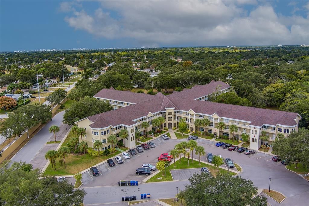 待售: $320,000 (2 贝兹, 2 浴室, 1700 平方英尺)