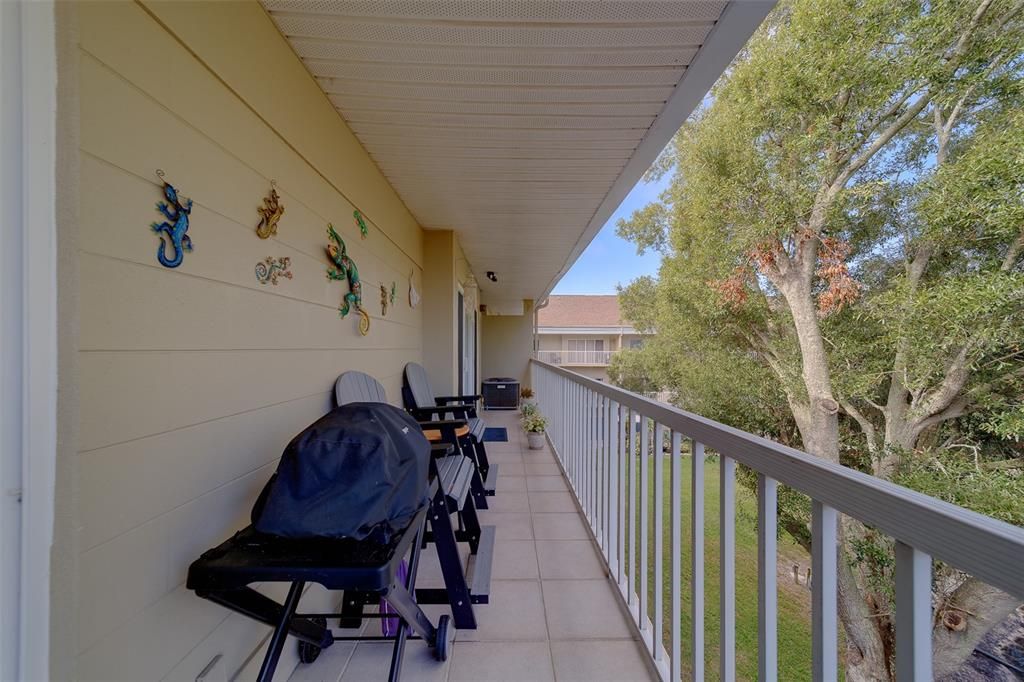 待售: $320,000 (2 贝兹, 2 浴室, 1700 平方英尺)