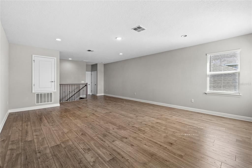 待售: $649,000 (5 贝兹, 3 浴室, 3197 平方英尺)