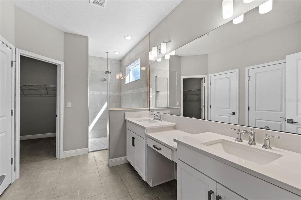 待售: $649,000 (5 贝兹, 3 浴室, 3197 平方英尺)