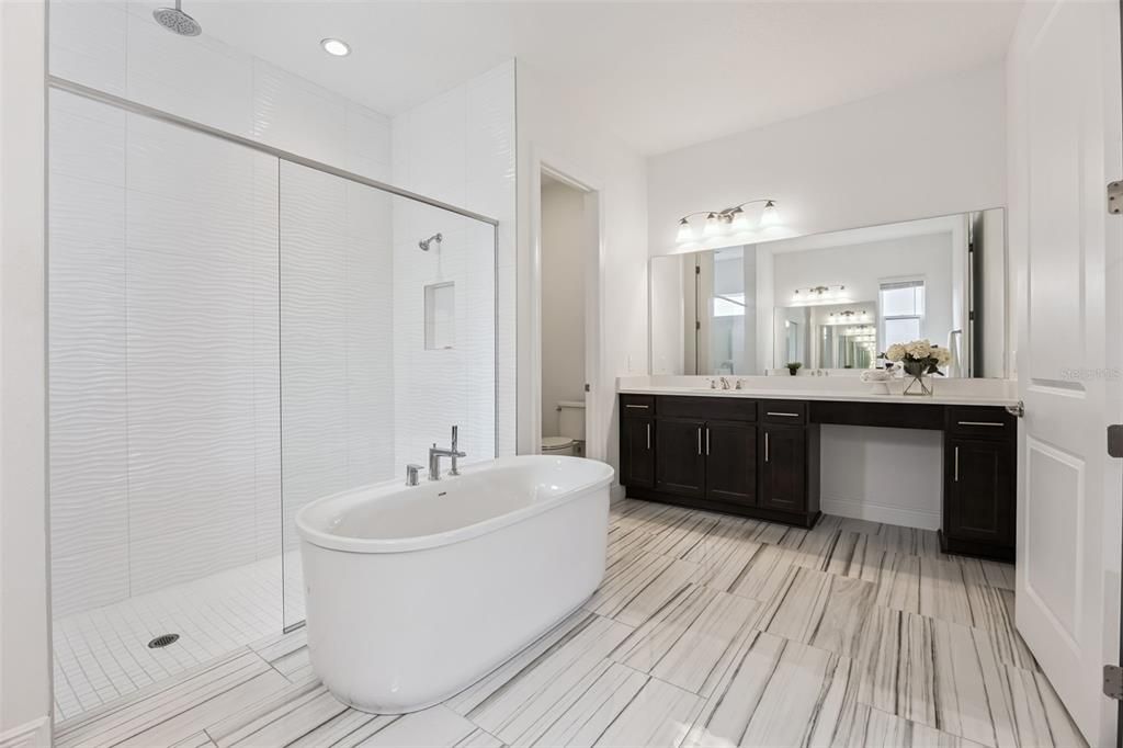 En Venta: $2,211,500 (5 camas, 4 baños, 4423 Pies cuadrados)