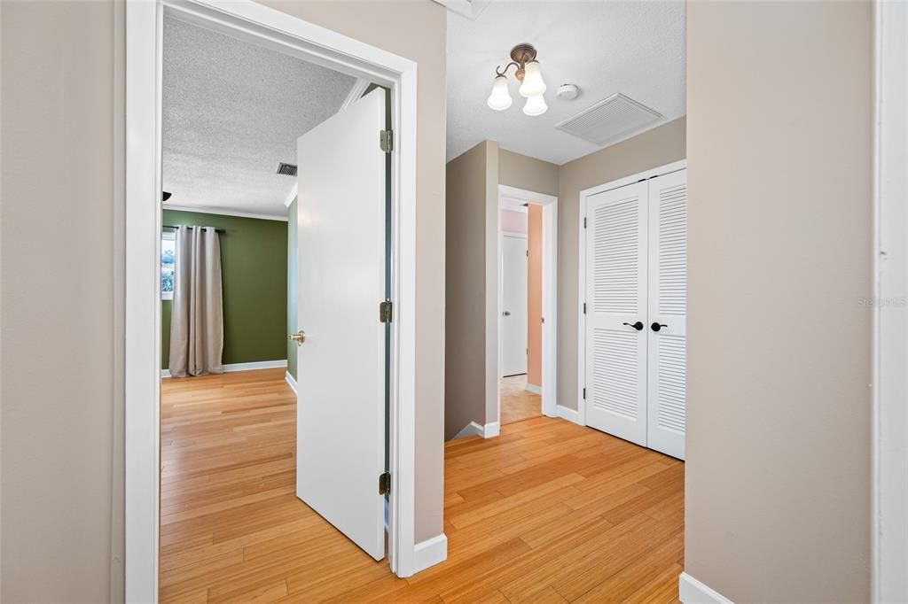 Под контрактом: $375,000 (3 спален, 2 ванн, 1613 Квадратных фут)