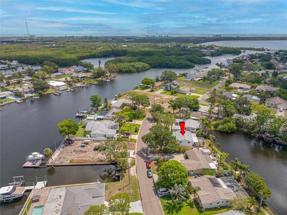 Под контрактом: $375,000 (3 спален, 2 ванн, 1613 Квадратных фут)