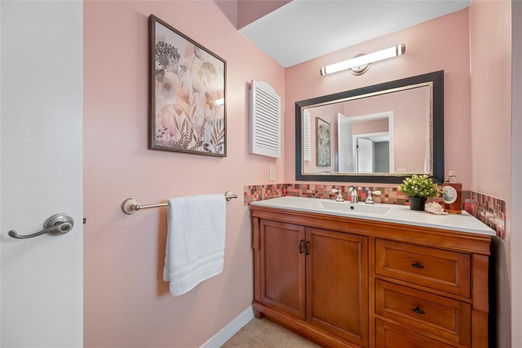 Под контрактом: $375,000 (3 спален, 2 ванн, 1613 Квадратных фут)