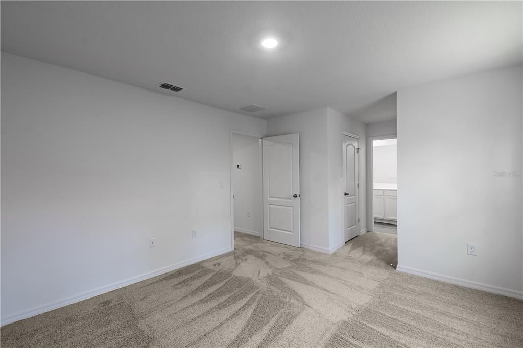 For Sale: $246,900 (2 beds, 2 baths, 1398 Square Feet)