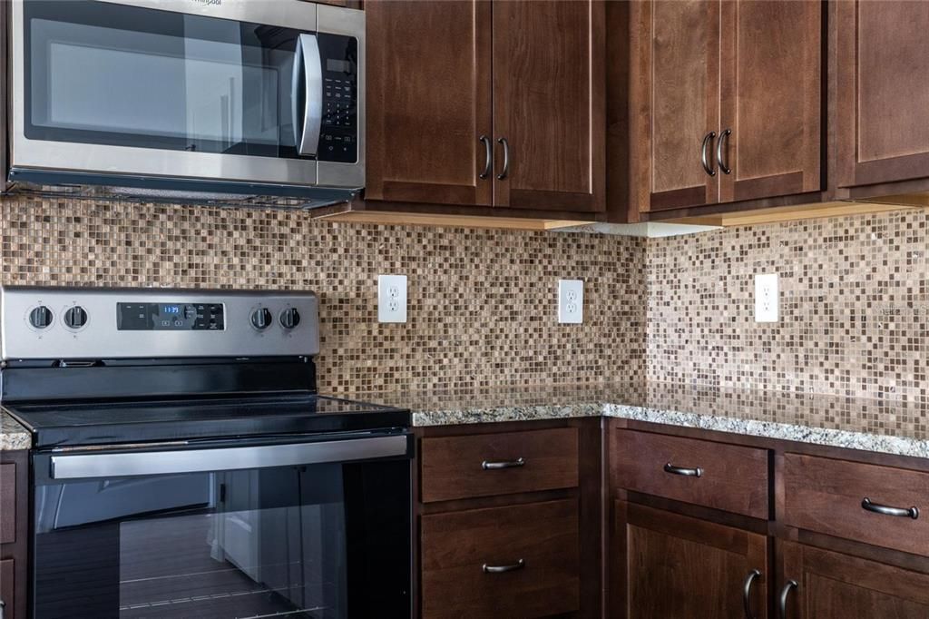 For Sale: $359,000 (4 beds, 2 baths, 1691 Square Feet)