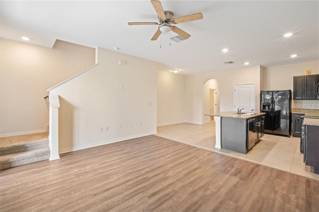 出租: $2,050 (3 贝兹, 2 浴室, 1707 平方英尺)