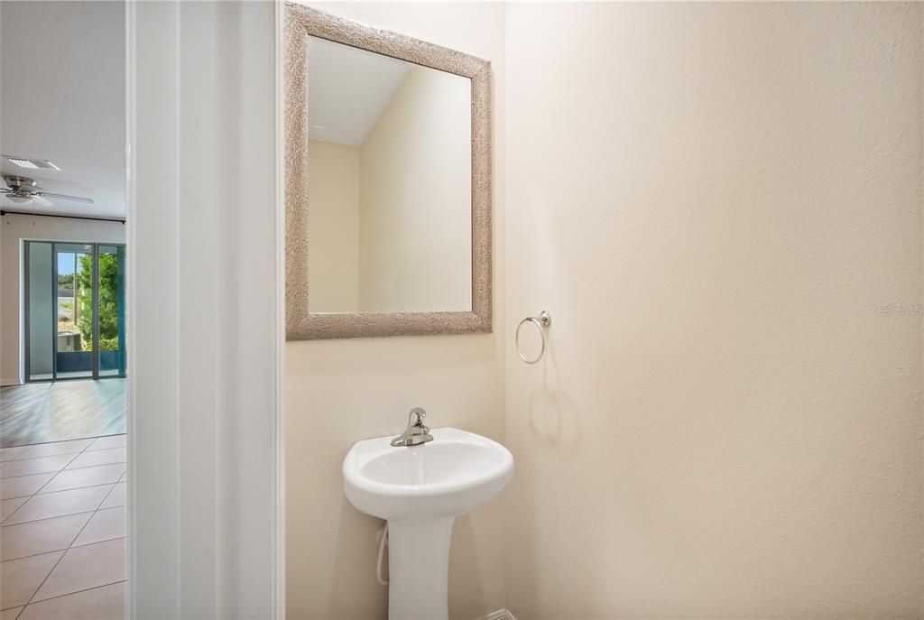 出租: $2,050 (3 贝兹, 2 浴室, 1707 平方英尺)