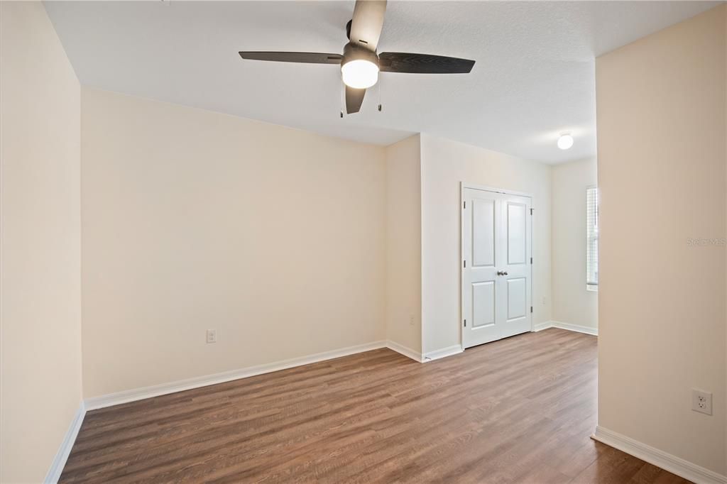 出租: $2,050 (3 贝兹, 2 浴室, 1707 平方英尺)