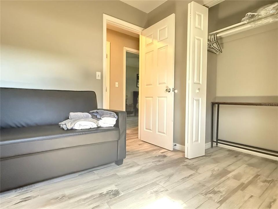 For Sale: $300,000 (3 beds, 2 baths, 1008 Square Feet)