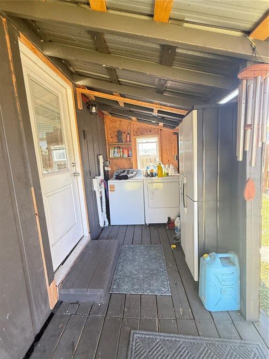 For Sale: $300,000 (3 beds, 2 baths, 1008 Square Feet)