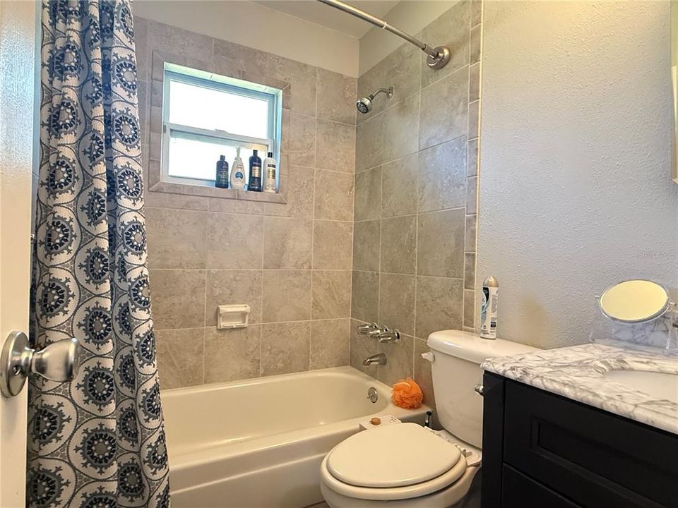 For Sale: $300,000 (3 beds, 2 baths, 1008 Square Feet)