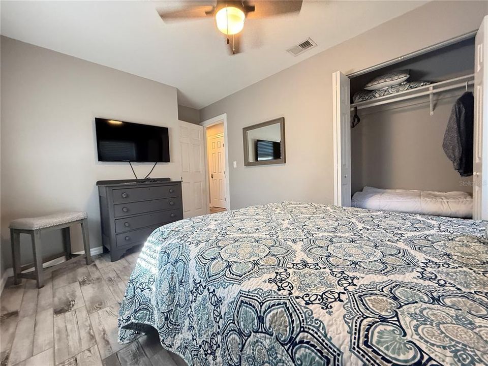 For Sale: $300,000 (3 beds, 2 baths, 1008 Square Feet)