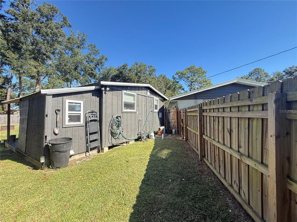 For Sale: $300,000 (3 beds, 2 baths, 1008 Square Feet)