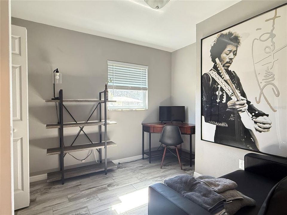 For Sale: $300,000 (3 beds, 2 baths, 1008 Square Feet)