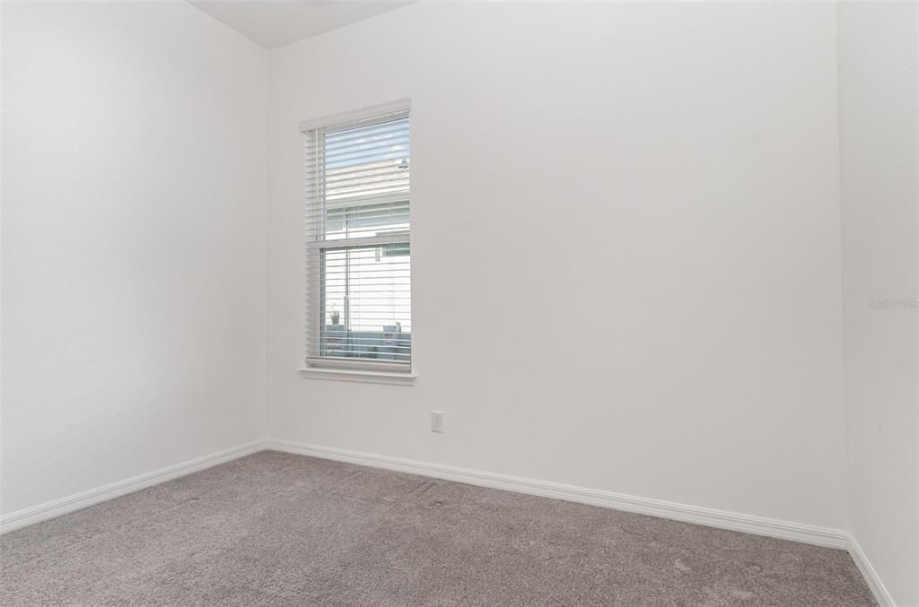 Под контрактом: $449,000 (3 спален, 2 ванн, 2202 Квадратных фут)