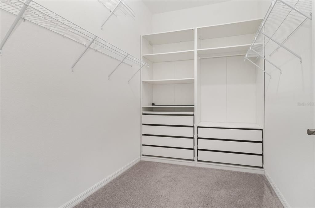 Под контрактом: $449,000 (3 спален, 2 ванн, 2202 Квадратных фут)