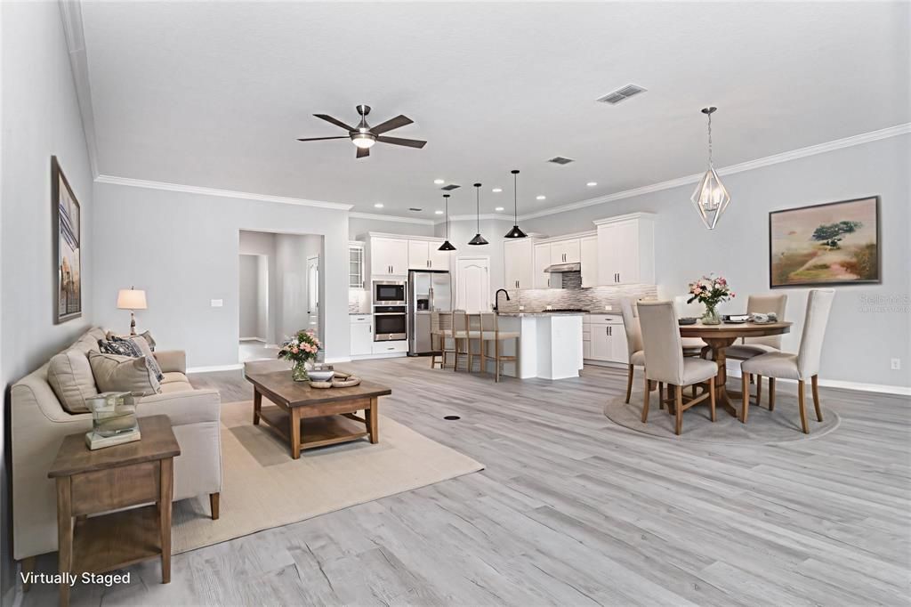 Под контрактом: $449,000 (3 спален, 2 ванн, 2202 Квадратных фут)