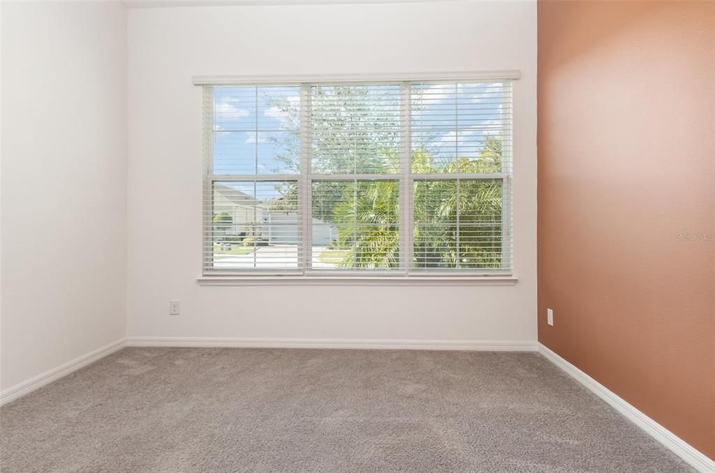 Под контрактом: $449,000 (3 спален, 2 ванн, 2202 Квадратных фут)