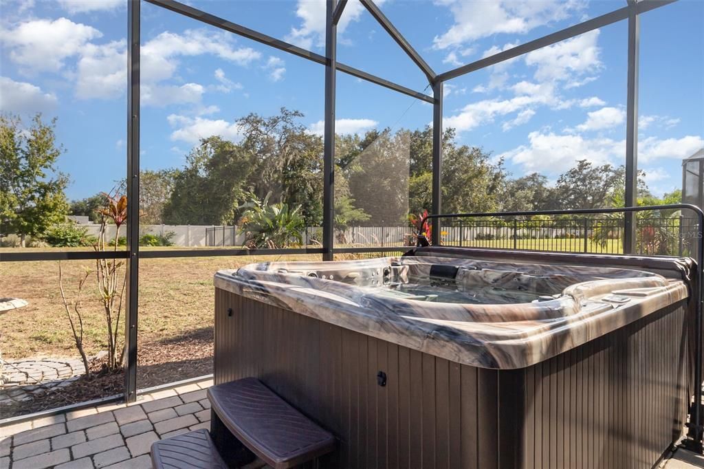 Под контрактом: $449,000 (3 спален, 2 ванн, 2202 Квадратных фут)