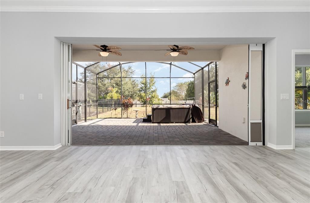 Под контрактом: $449,000 (3 спален, 2 ванн, 2202 Квадратных фут)