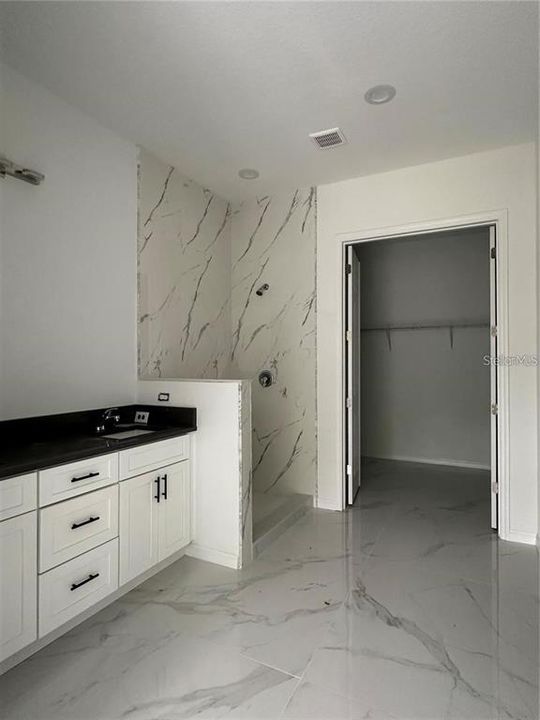 For Rent: $2,800 (4 beds, 3 baths, 2153 Square Feet)