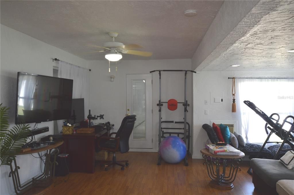 For Sale: $420,000 (3 beds, 3 baths, 2534 Square Feet)