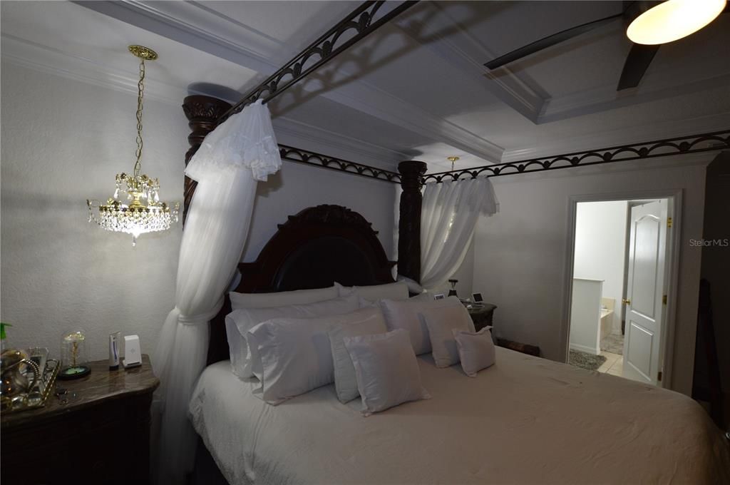 For Sale: $420,000 (3 beds, 3 baths, 2534 Square Feet)