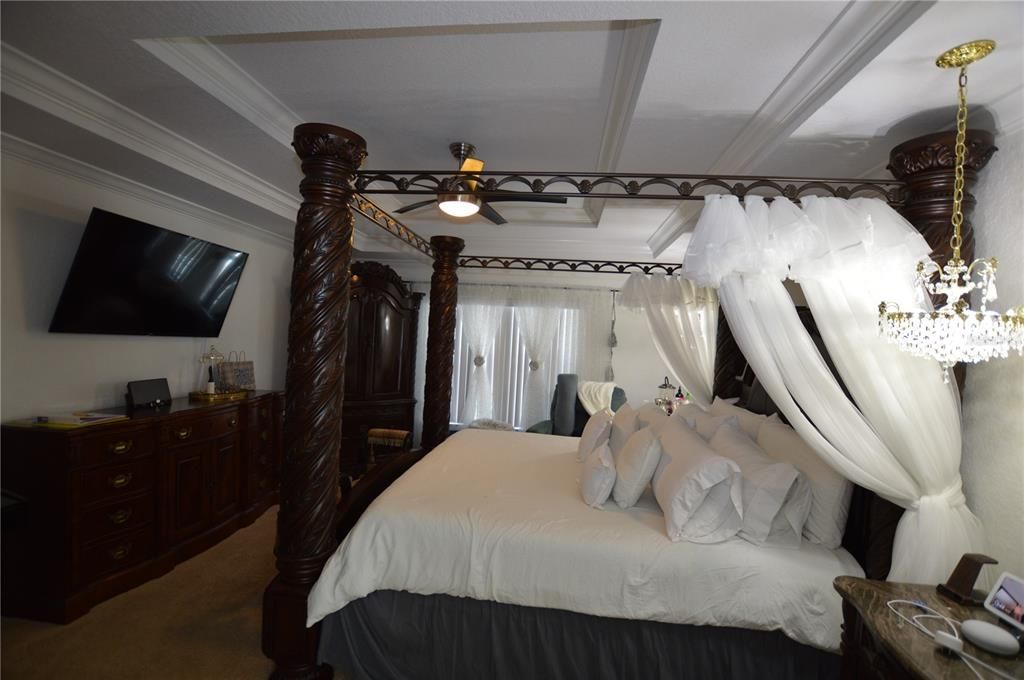 For Sale: $420,000 (3 beds, 3 baths, 2534 Square Feet)