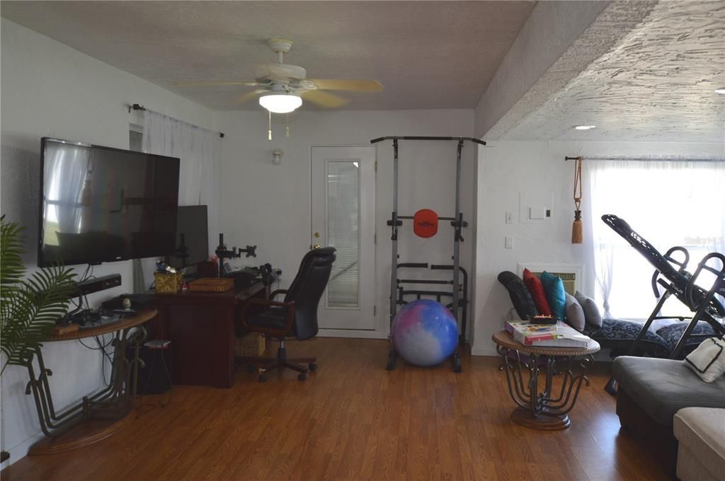 For Sale: $420,000 (3 beds, 3 baths, 2534 Square Feet)