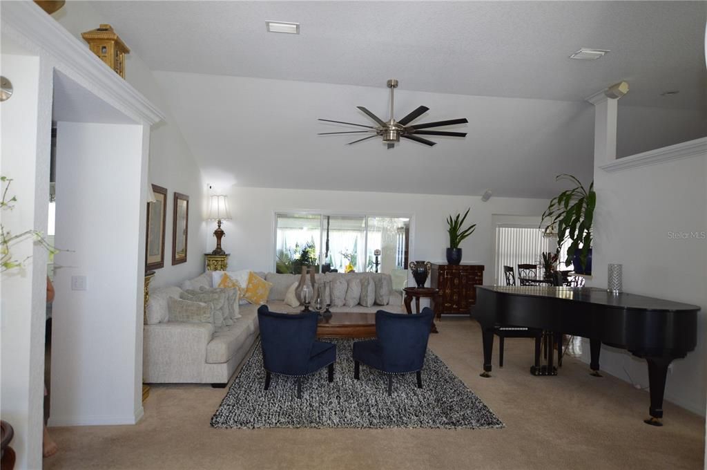 For Sale: $420,000 (3 beds, 3 baths, 2534 Square Feet)