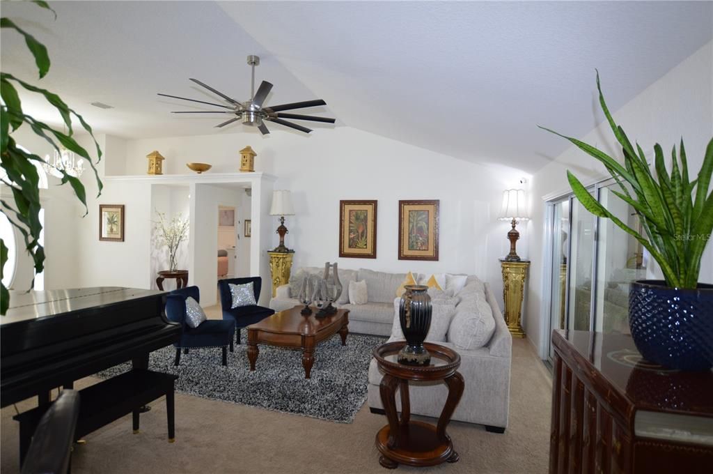 For Sale: $420,000 (3 beds, 3 baths, 2534 Square Feet)