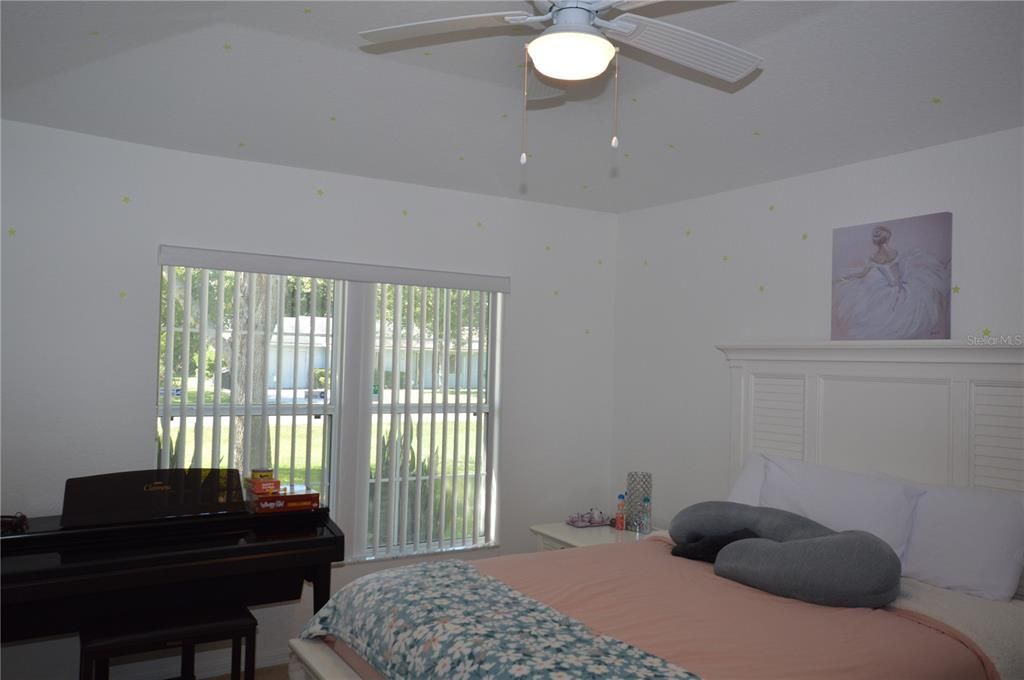 For Sale: $420,000 (3 beds, 3 baths, 2534 Square Feet)