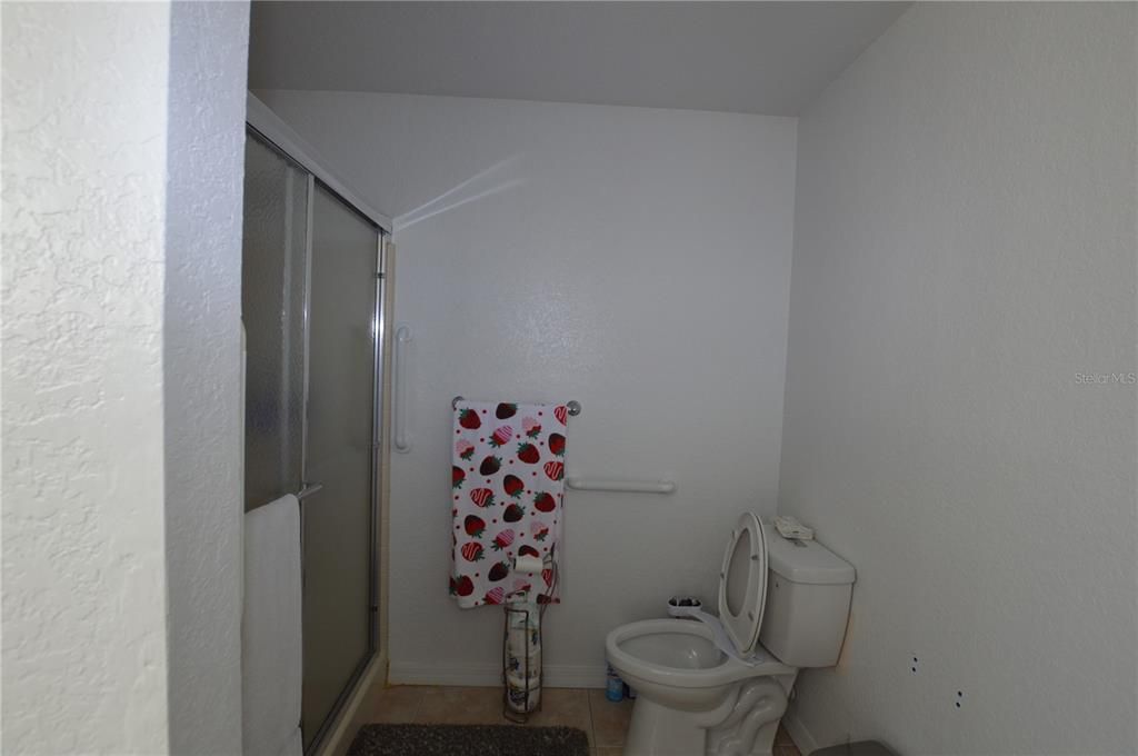 For Sale: $420,000 (3 beds, 3 baths, 2534 Square Feet)