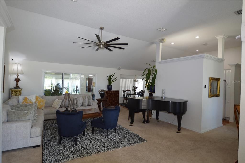 For Sale: $420,000 (3 beds, 3 baths, 2534 Square Feet)