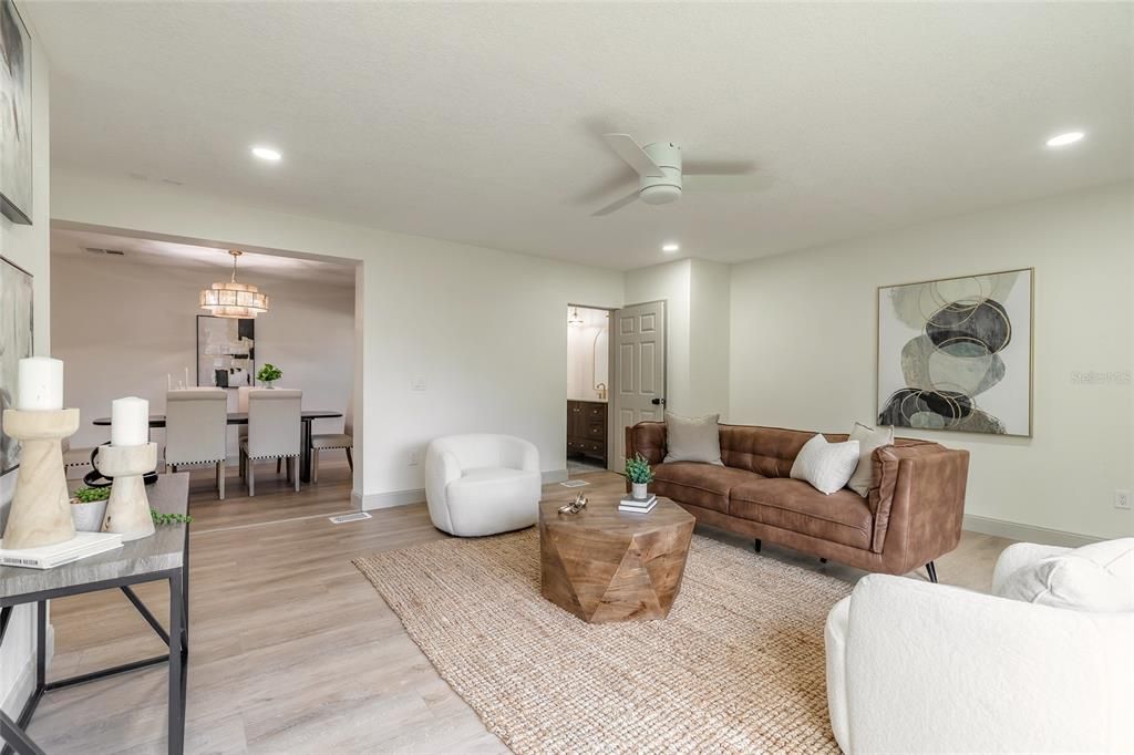 En Venta: $689,000 (4 camas, 3 baños, 2468 Pies cuadrados)