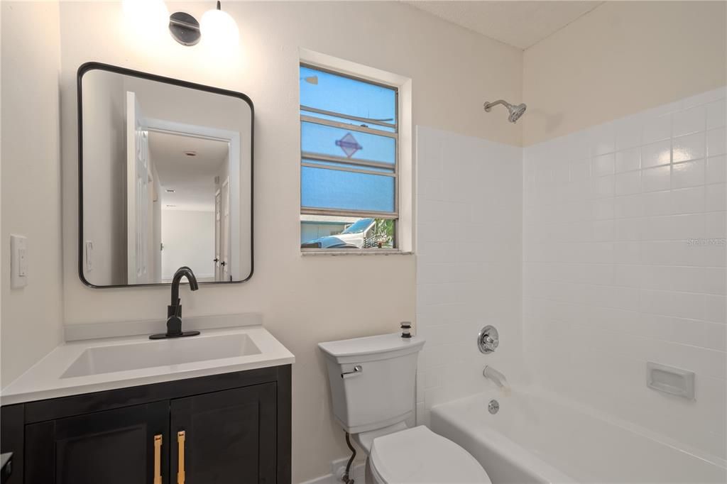 Active With Contract: $1,500 (3 beds, 2 baths, 1372 Square Feet)