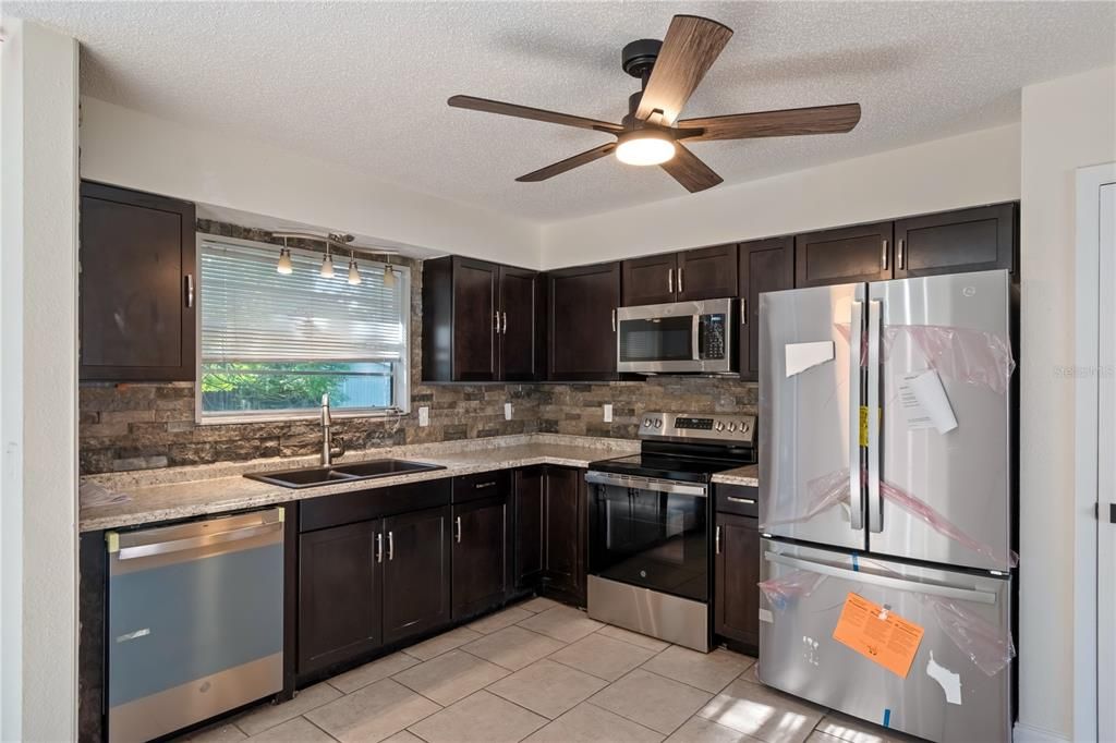 Active With Contract: $1,500 (3 beds, 2 baths, 1372 Square Feet)