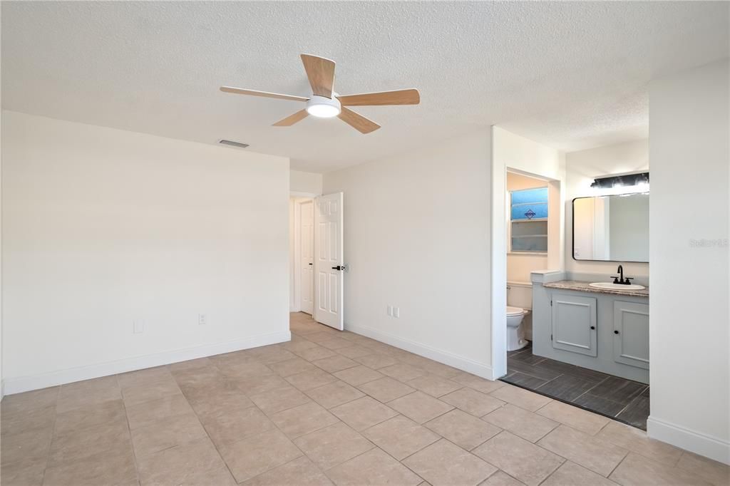 Active With Contract: $1,500 (3 beds, 2 baths, 1372 Square Feet)